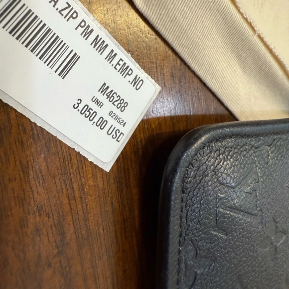 Louis Vuitton Black Monogram Leather Wristlet Pouch - Picture 7 of 12